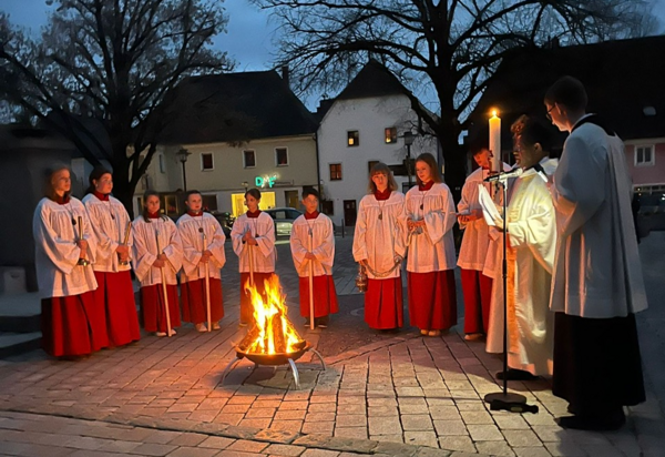 Feierliche Osternacht mit anschließender Agapefeier